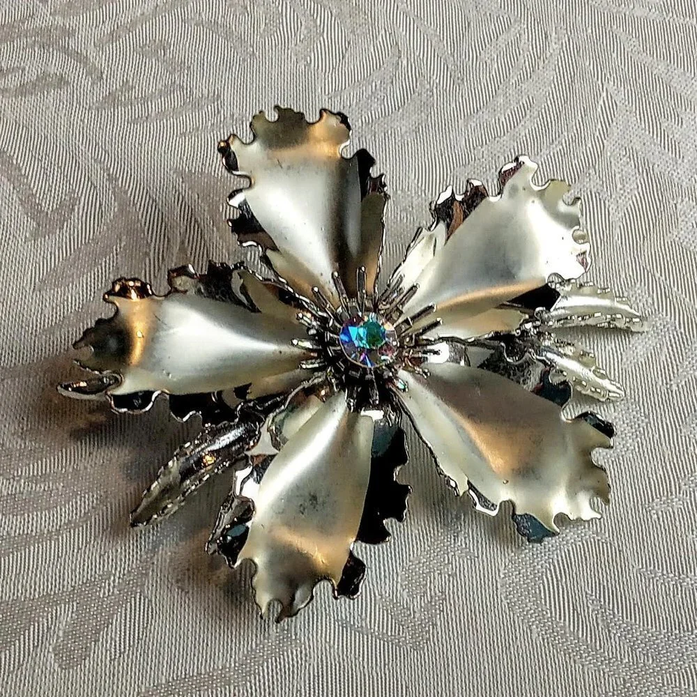 Vintage Silver Flower Center Crystal Brooch Pin